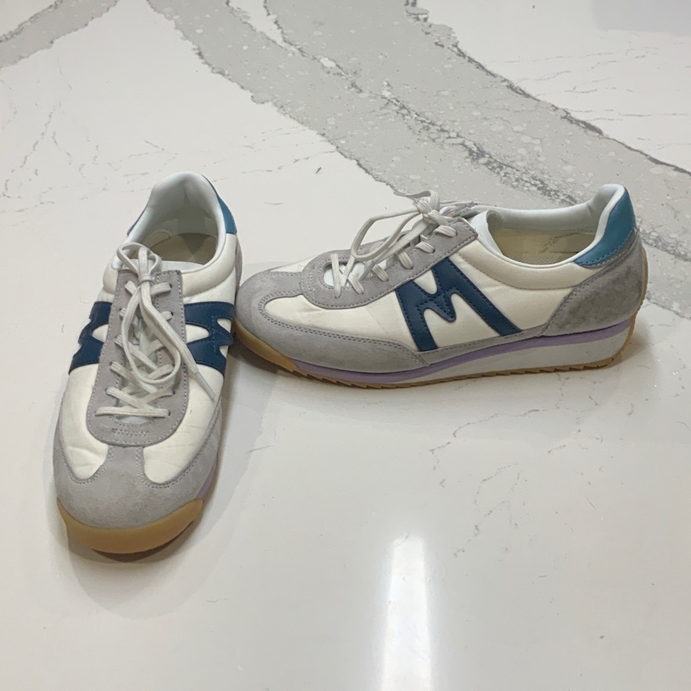Karhu Men's Stylish White and Blue Sneakers Unisex Men’s 7 Never Worn